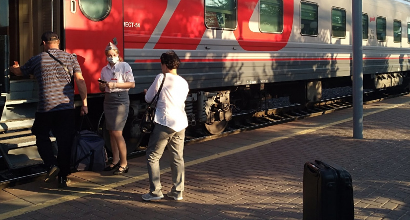 В российских поездах хотят разместить СПА, караоке и кинотеатр