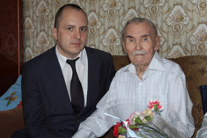 Мэр Йошкар-Олы поздравил столетнего ветерана ВОВ