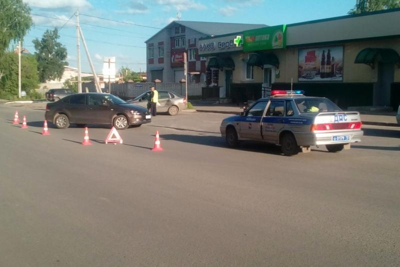 В Йошкар-Оле "Калина" сбила пешехода после столкновения с иномаркой