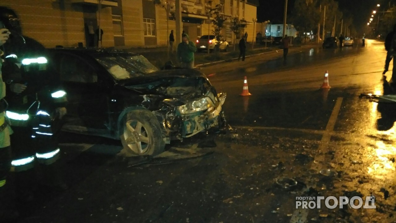 В Йошкар-Оле из-за ДТП перекрыта улица: есть пострадавшие