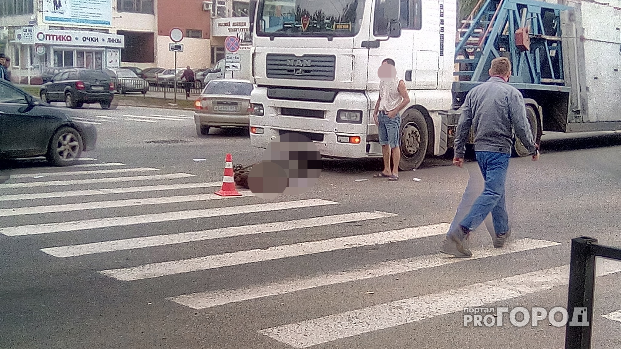 Фура сбила пешехода на перекрестке в Йошкар-Оле