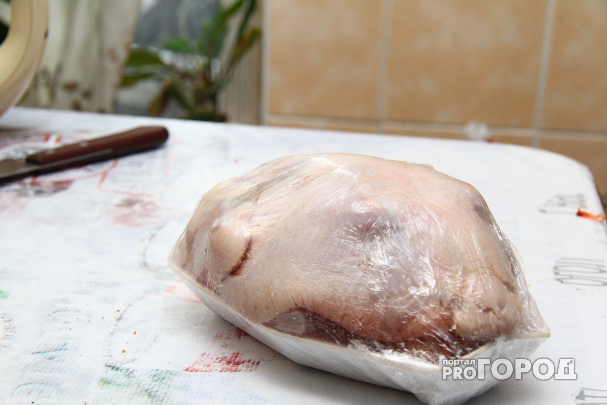 В Марий Эл полицейские вернули женщине похищенную тушку курицы