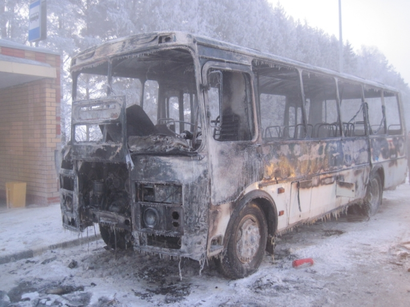 МЧС рассказали, из-за чего сгорел автобус на трассе Марий Эл