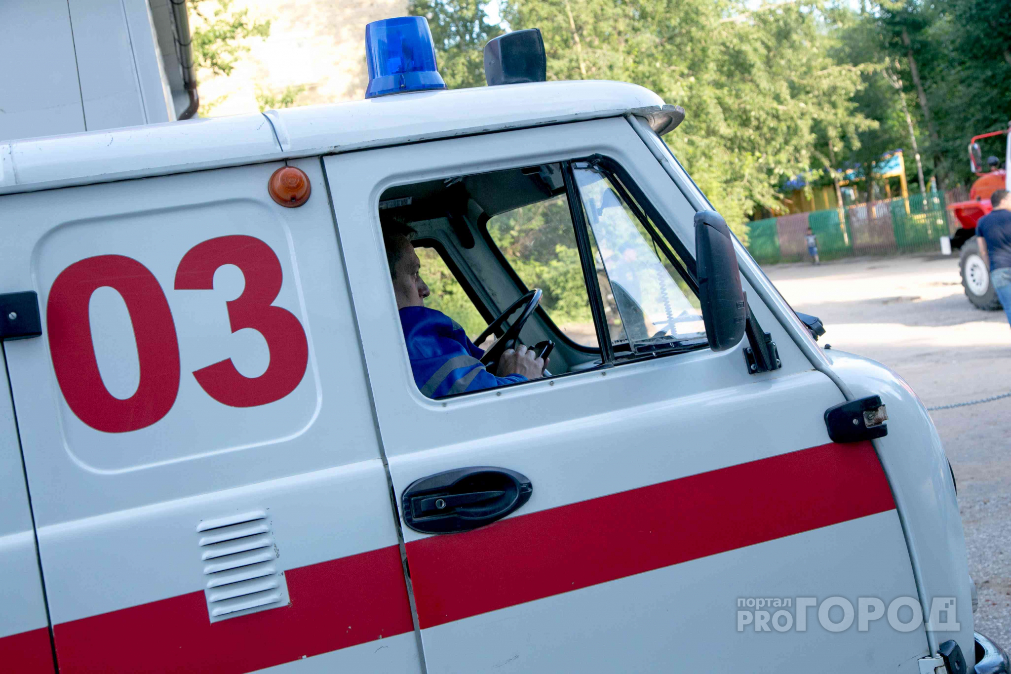 В Йошкар-Оле мужчина умер на крыльце приемного покоя скорой помощи: медики дали комментарий