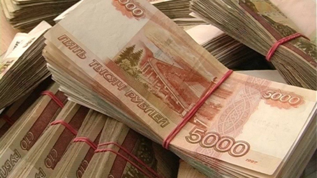 Среди привитых россиян разыграют по 100 тысяч рублей