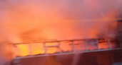 Марийские пожарные борются с огнем на Савинском повороте