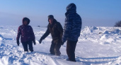 Жителей марийской деревни отрезало снегом от цивилизации: "За продуктами едем на лыжах"