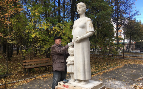Йошкар-олинский скульптор рассказал о создании памятника беременной