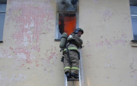 Появились подробности пожара в здании бывшего детского сада Йошкар-Олы