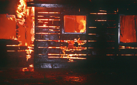 «Затопили по-крупному»: в пригороде Йошкар-Олы сгорела баня