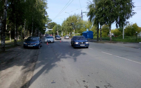 В Йошкар-Оле пешеход-нарушитель попал под колеса иномарки