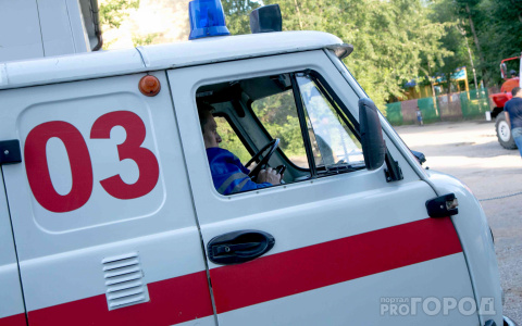 В Йошкар-Оле мужчина умер на крыльце приемного покоя скорой помощи: медики дали комментарий