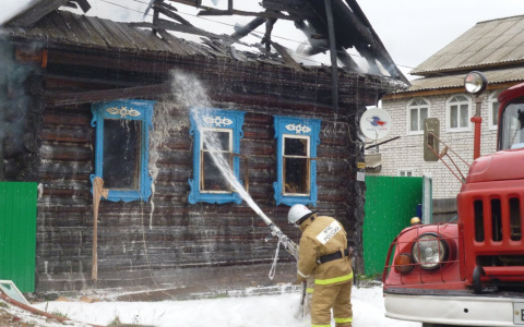 В Медведевском районе Марий Эл сгорел частный дом: есть пострадавший