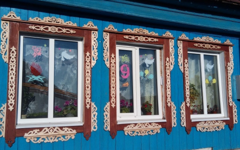 Всероссийская акция «Окна Победы»: жители Марий Эл украшают свои дома
