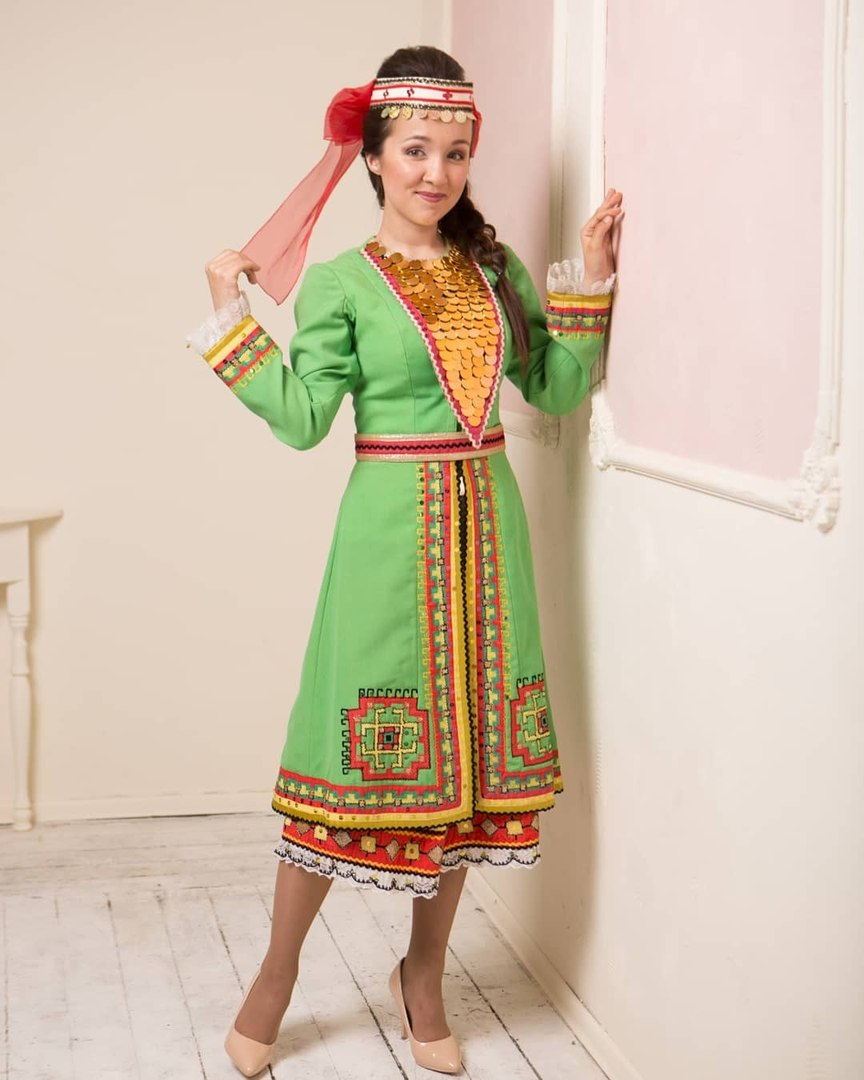Национальный женский костюм марийцев