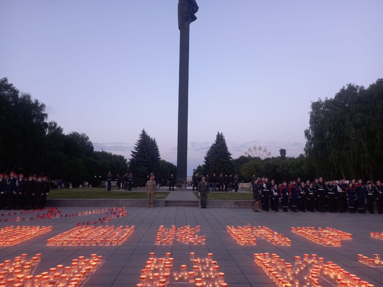 В Йошкар-Оле зажгли 2 тысячи свечей в память о погибших войнах Великой  Отечественной войны