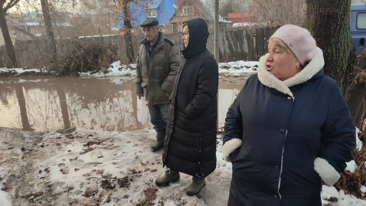 В Йошкар-Оле затопило жителей частных домов: “Дети не могут дойти до школы