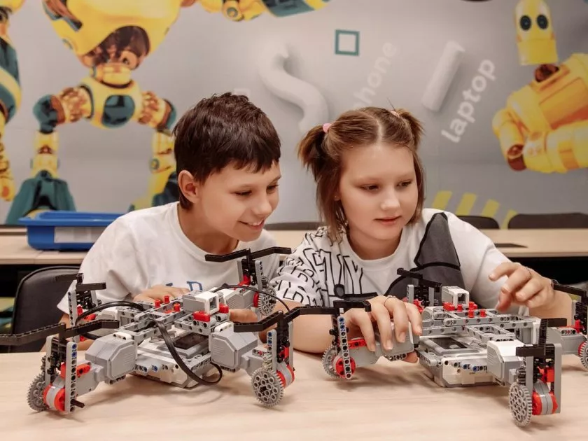 В школе углубленно изучают IT и английский язык