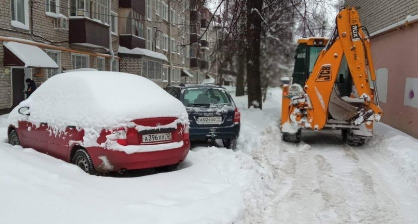 За прошедшие сутки в Йошкар-Оле от снега очистили 135 дворов 