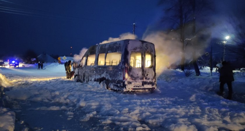 В выходные в Килемарском районе Марий Эл сгорел пассажирский автобус