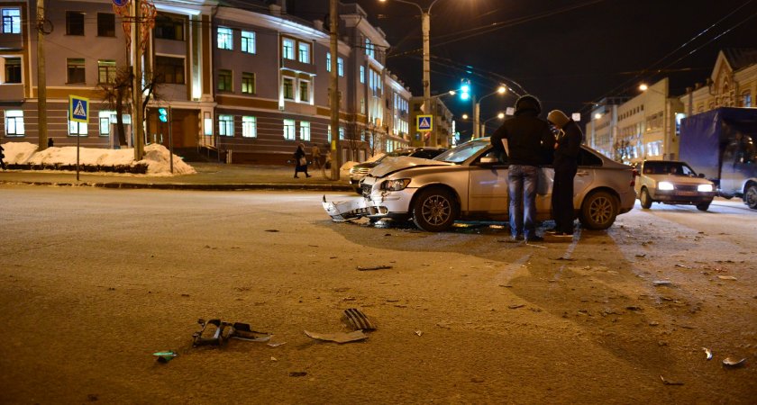 Поздно ночью в Волжске неуступчивый водитель спровоцировал ДТП