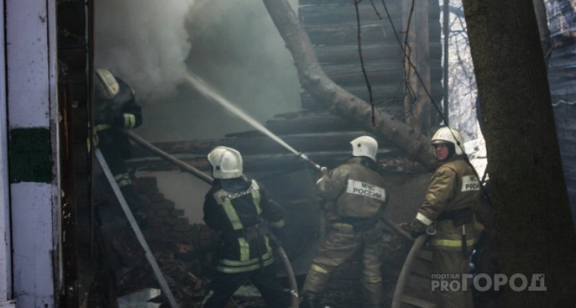 В Марий Эл спасатели нашли тело мужчины в сгоревшем жилом доме