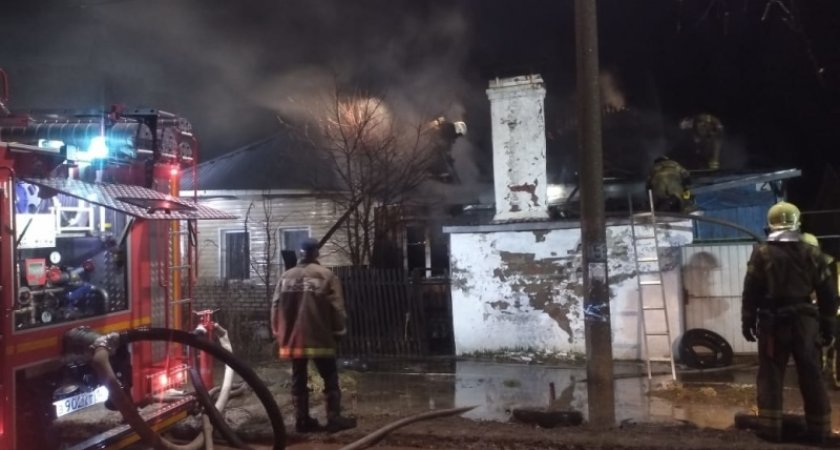 В Йошкар-Оле на пожаре в двухквартирном частном доме погибли двое мужчин