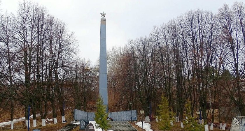 Жители Козьмодемьянска собрали деньги на ремонт Обелиска павшим воинам