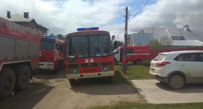 В Медведевском районе случился пожар: есть пострадавшие