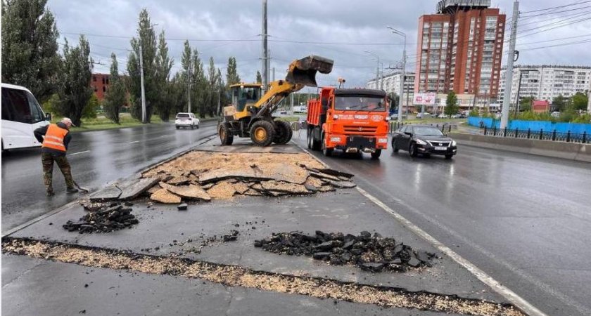 В Йошкар-Оле начали ремонтировать дорогу на Центральном мосту