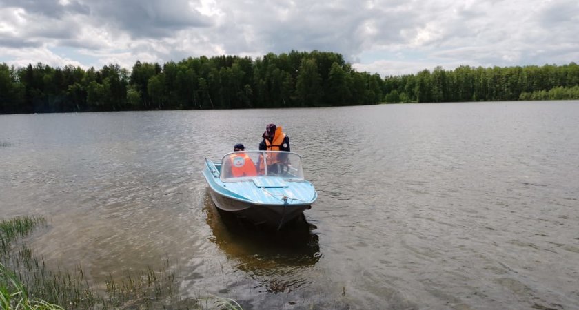 В Звениговском районе в озере ищут возможного утопленника