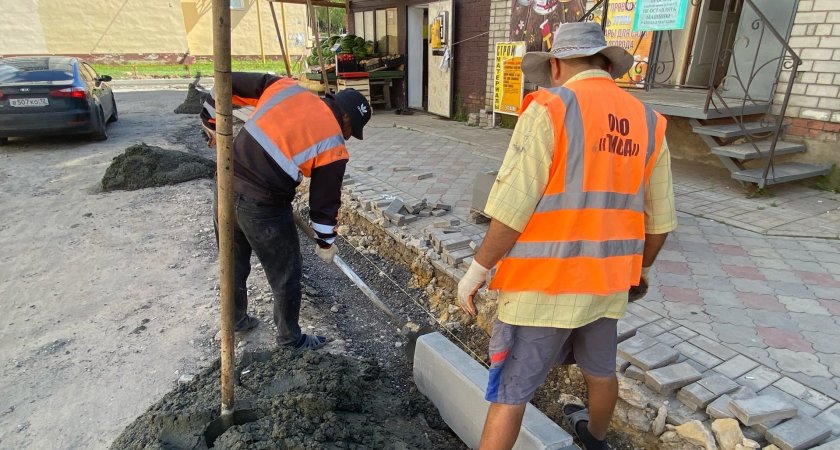 В Йошкар Оле ремонтируют давно запущенный двор