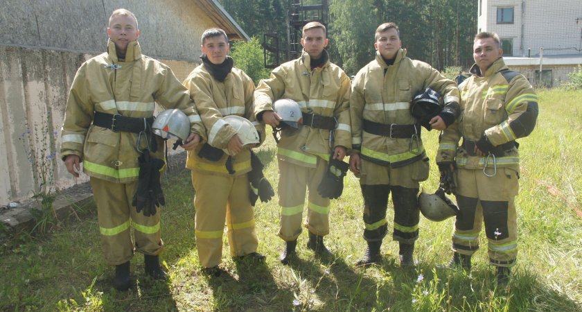 Молодые лейтенанты МЧС прошли вступительные испытания
