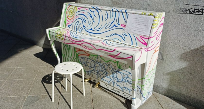 В Йошкар-Оле придумали защиту уличного пианино от вандалов