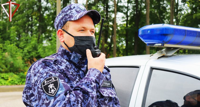 Йошкаролинка пользовалась найденной банковской картой и была поймана росгвардейцами