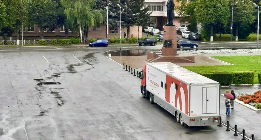 Фургон для переливания крови появился на площади Йошкар-Олы
