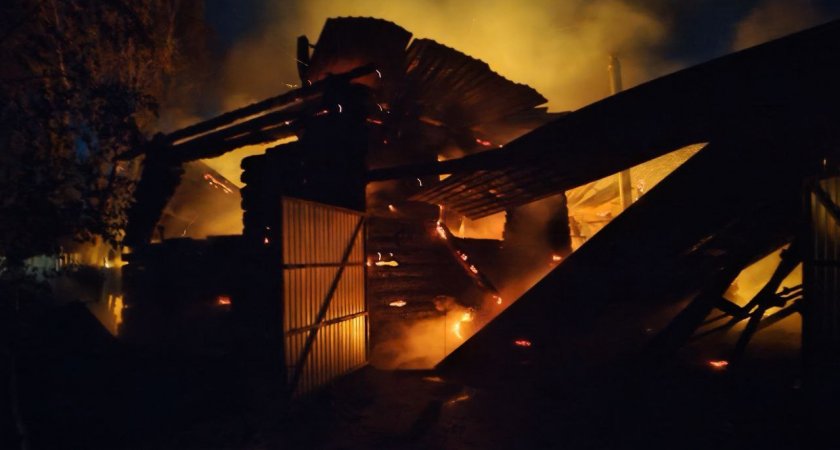 Два жилых дома сгорели в Марий Эл