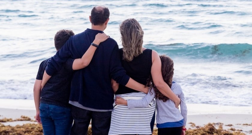 Этим знакам зодиака необходимо провести время с семьей