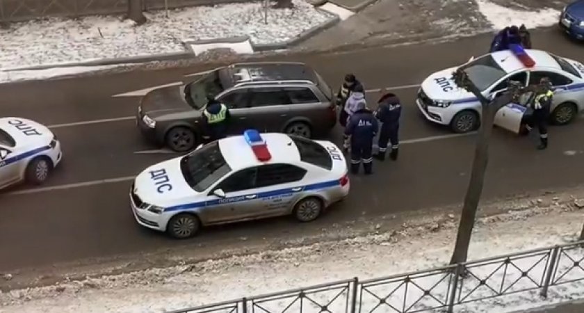 В Йошкар-Оле окружили и задержали водителя Audi после погони