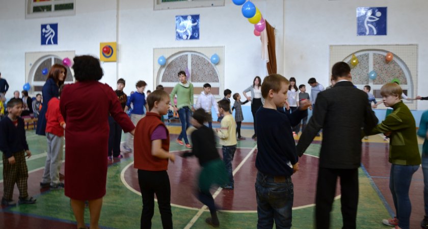 В школах Марий Эл начнут учить игре в бадминтон
