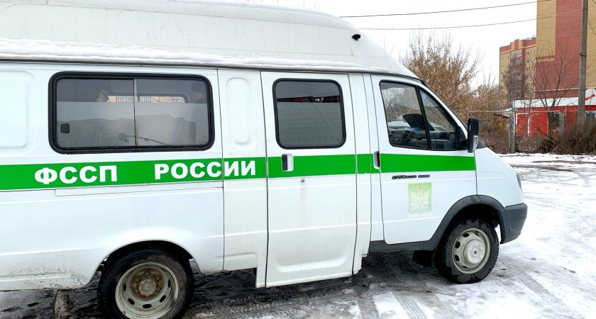 Три часа на Козьмодемьянском тракте инспекторы и приставы ловили должников