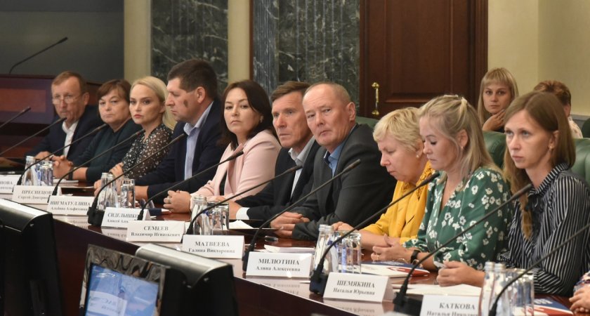 Чиновникам запретят говорить "кешбэк" и "билборд"