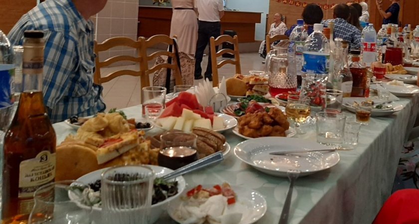 Какие продукты помогут поддержать печень в новогодние праздники