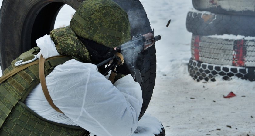 Военным и силовикам увеличат оклады на 10,5 %