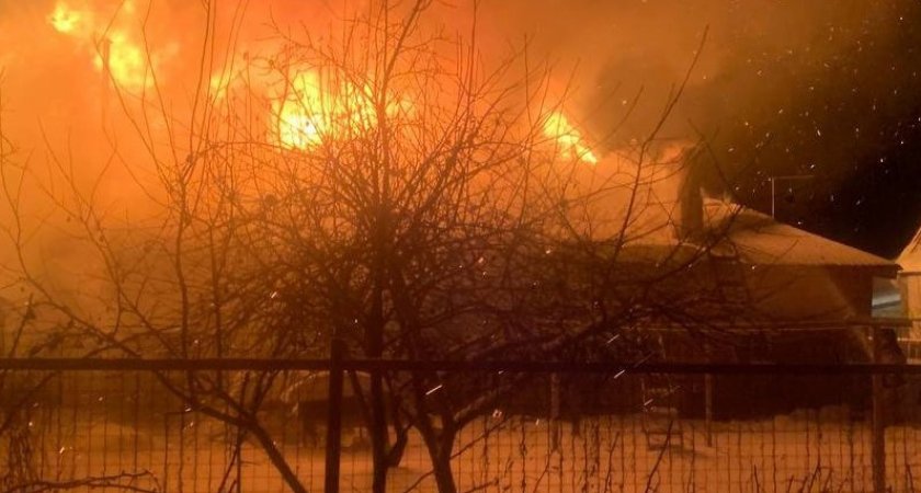 Пожар в Йошкар-Оле тушили 36 человек