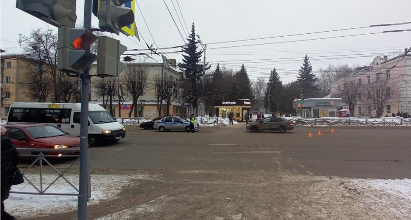 Иномарка сбила женщину, которая уже почти перешла дорогу в центре Йошкар-Олы