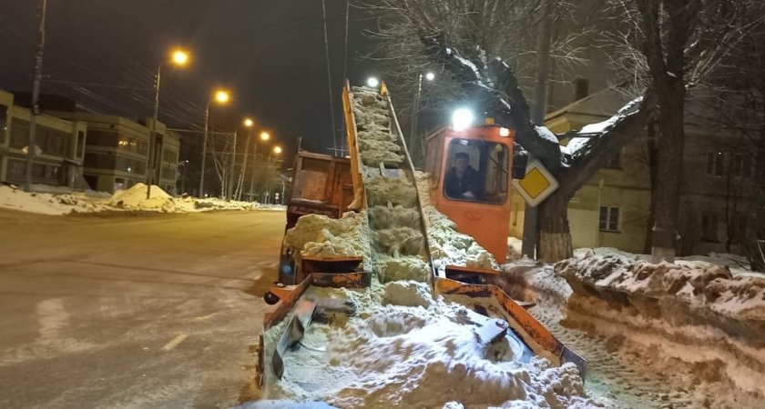 Йошкар-Олу расчищают от сугробов