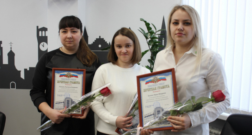 Герои не носят плащи: сотрудники банка Марий Эл спасали жителей республики от аферистов