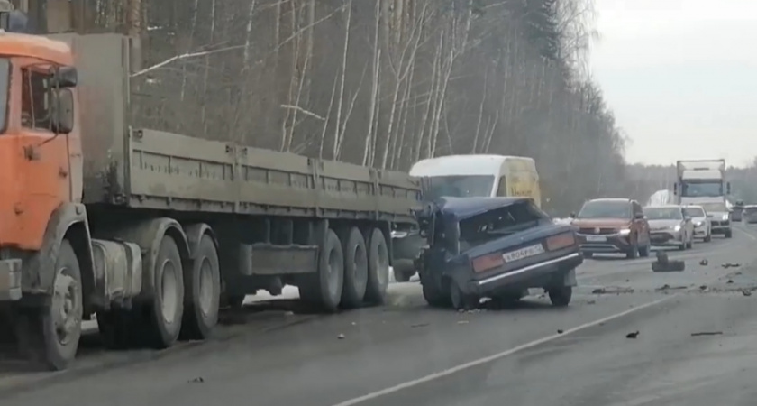 В Марий Эл столкнулись "семерка" и Hyundai