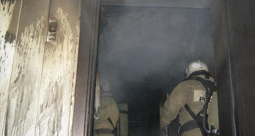 В Волжском районе в результате пожара повреждено частное хозяйство